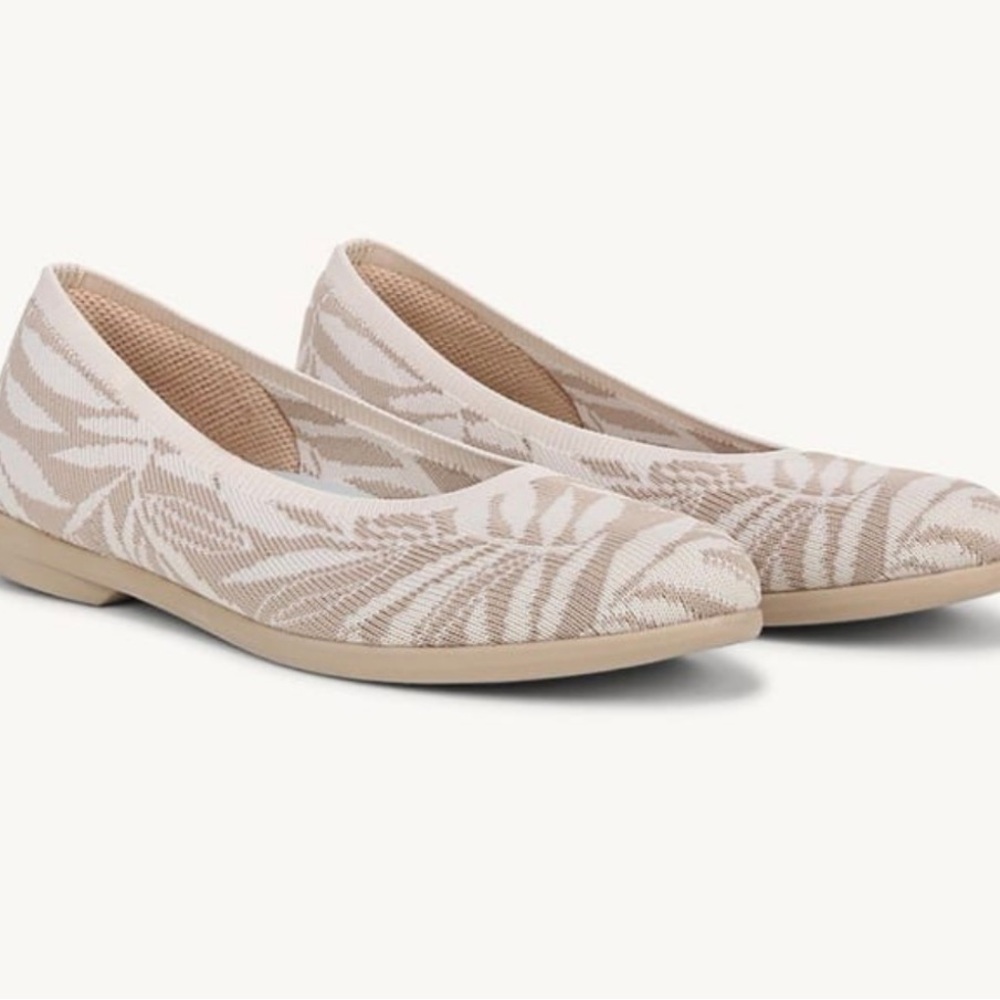 Life Stride Beige Leaf-Print Knit Ballet Flat
